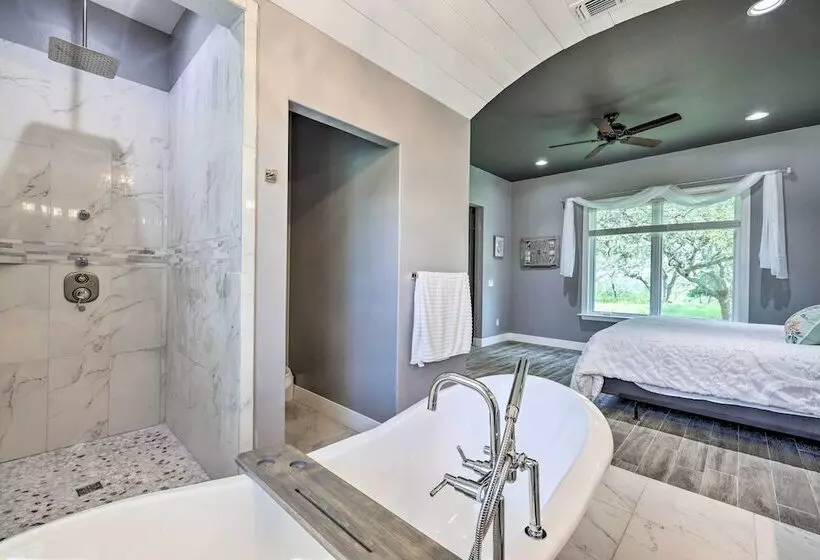 Cozy Spring Branch Cottage In Hill Country!