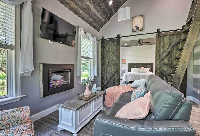 Cozy Spring Branch Cottage In Hill Country!
