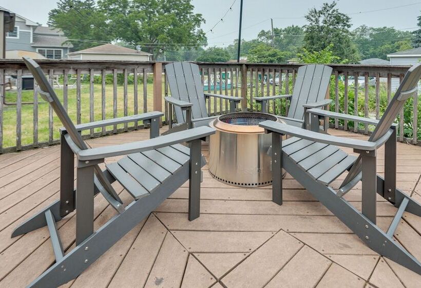 Cozy Westmont Home: Walk To Metra Station!