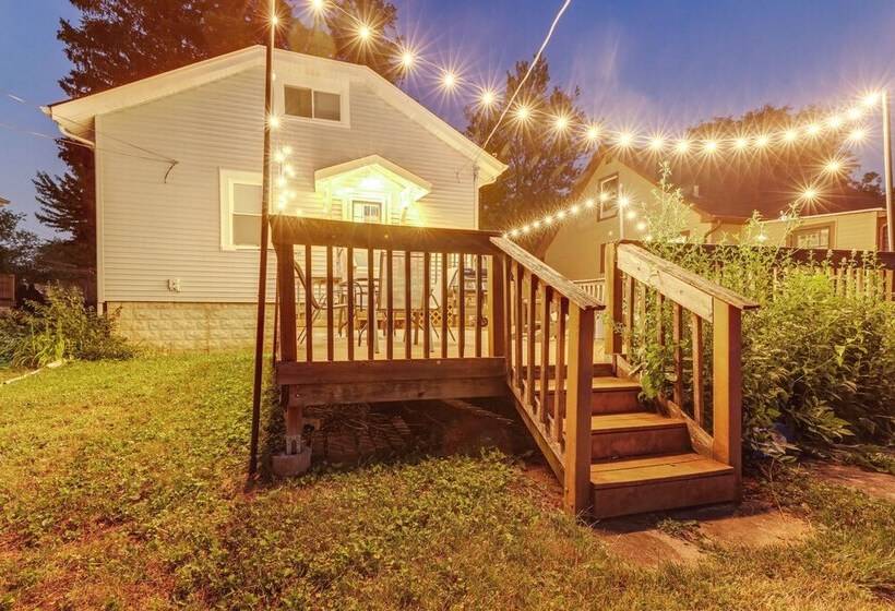 Cozy Westmont Home: Walk To Metra Station!