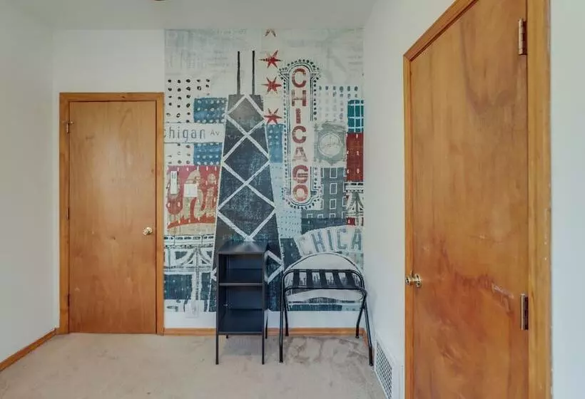 Cozy Westmont Home: Walk To Metra Station!