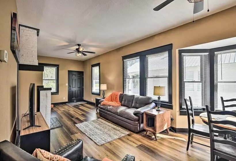 Downtown Deland Home: Walk To Stetson University!