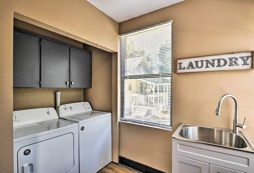 Downtown Deland Home: Walk To Stetson University!