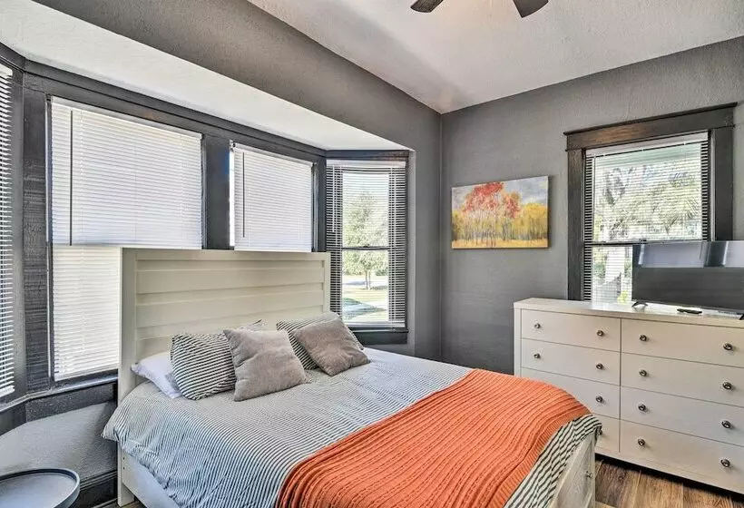 Downtown Deland Home: Walk To Stetson University!