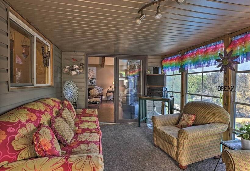 Family Friendly Omaha Oasis ~ 10 Mi To Dtwn!