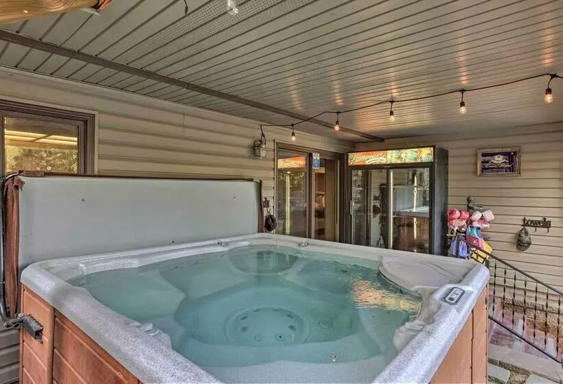 Family Friendly Omaha Oasis ~ 10 Mi To Dtwn!