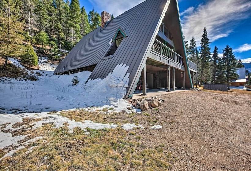 Family Friendly Red River Retreat W/ Deck!