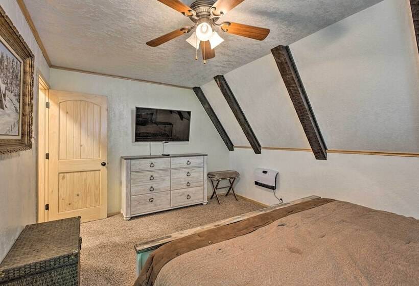 Family Friendly Red River Retreat W/ Deck!