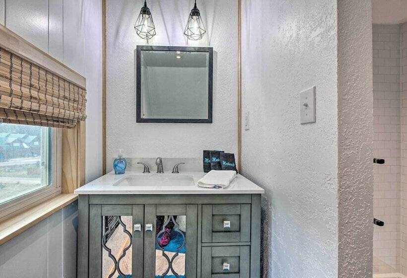 Family Friendly Red River Retreat W/ Deck!