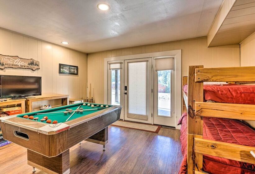 Family Friendly Red River Retreat W/ Deck!