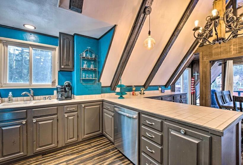 Family Friendly Red River Retreat W/ Deck!