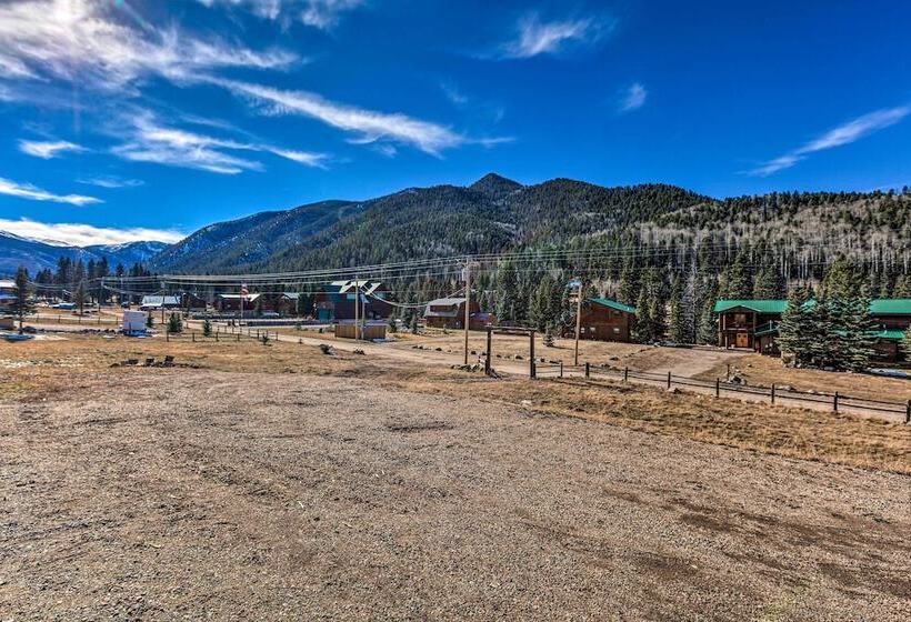 Family Friendly Red River Retreat W/ Deck!