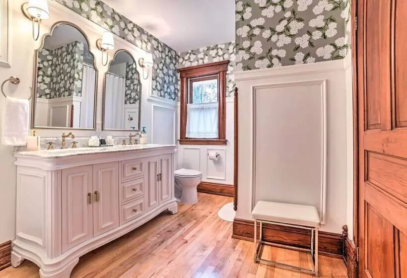 Historic Gaylord Home In Heart Of Downtown!