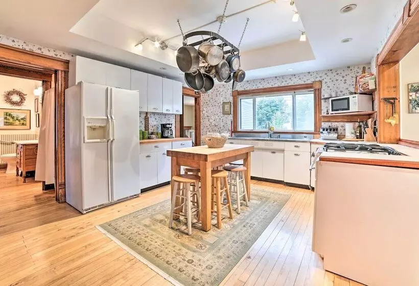 Historic Gaylord Home In Heart Of Downtown!