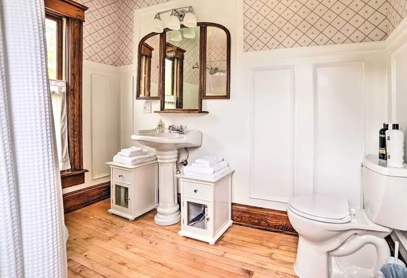 Historic Gaylord Home In Heart Of Downtown!