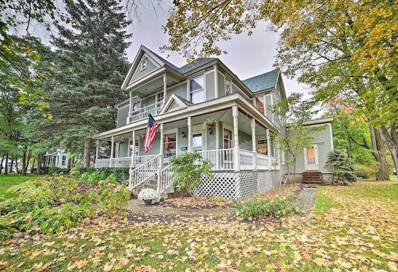 Historic Gaylord Home In Heart Of Downtown!