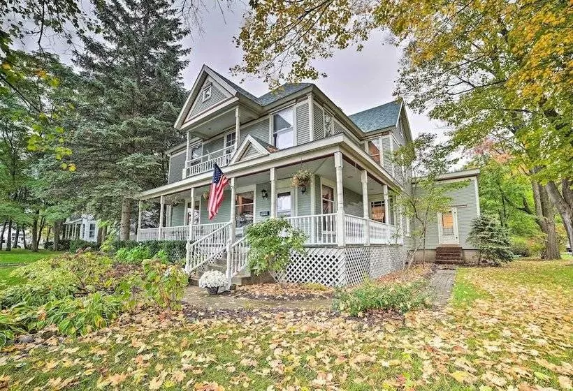 Historic Gaylord Home In Heart Of Downtown!