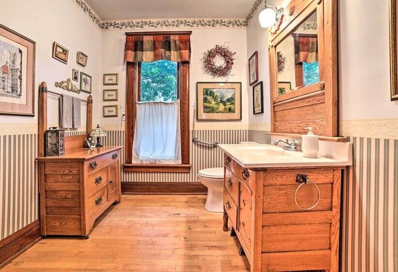 Historic Gaylord Home In Heart Of Downtown!