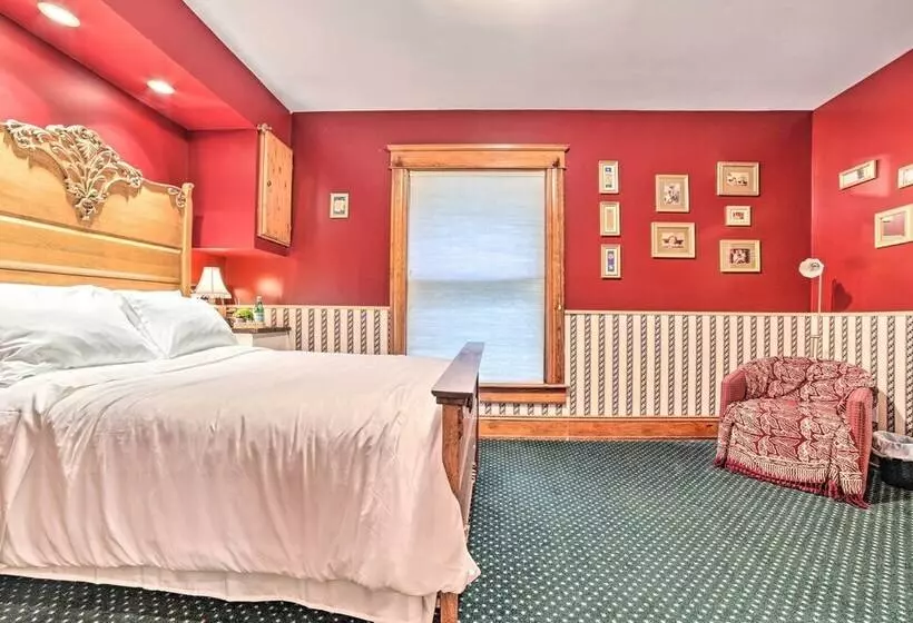 Historic Gaylord Home In Heart Of Downtown!