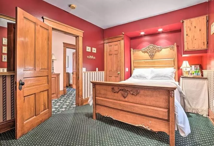 Historic Gaylord Home In Heart Of Downtown!