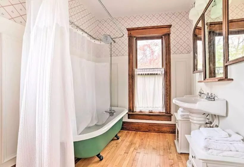 Historic Gaylord Home In Heart Of Downtown!