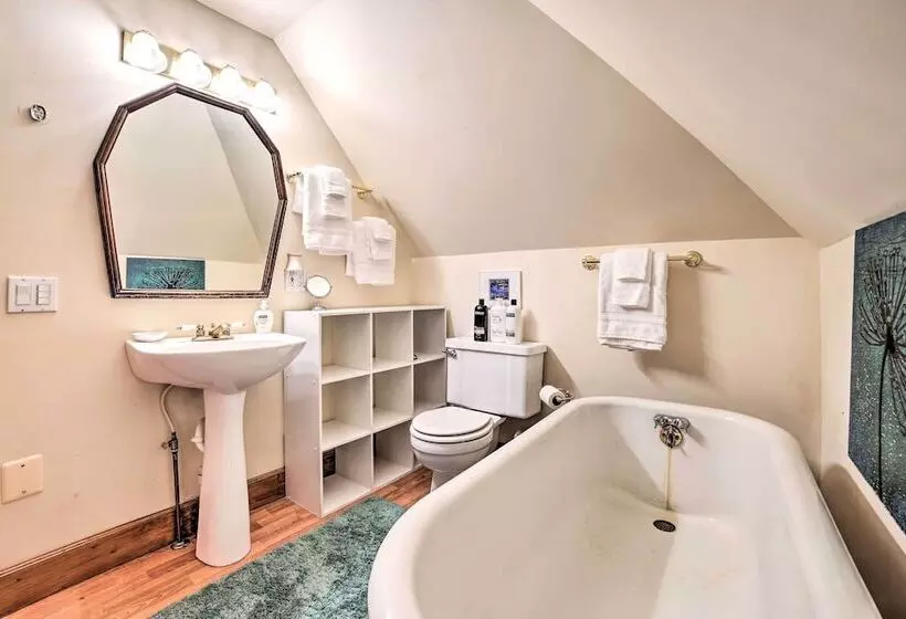 Historic Gaylord Home In Heart Of Downtown!