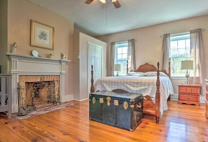 Historic  Hammond House  W/ Wine Country View!