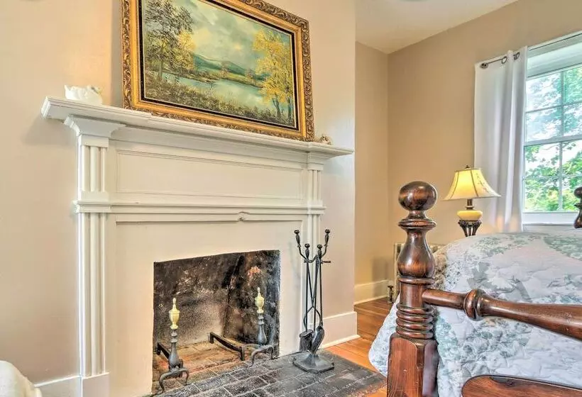 Historic  Hammond House  W/ Wine Country View!