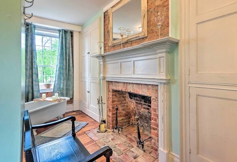 Historic  Hammond House  W/ Wine Country View!