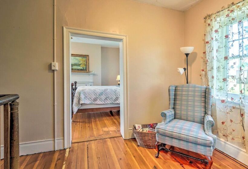 Historic  Hammond House  W/ Wine Country View!