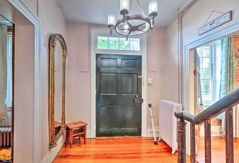 Historic  Hammond House  W/ Wine Country View!