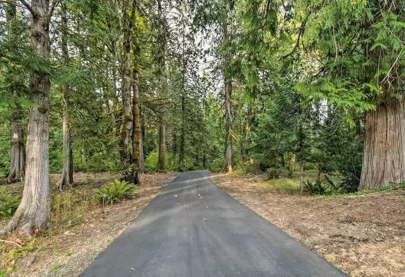 Hoodsport Home On 7 Wooded Acres W/ Hot Tub!