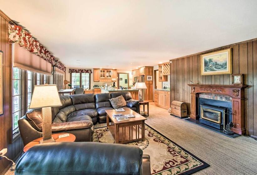 Hoodsport Home On 7 Wooded Acres W/ Hot Tub!