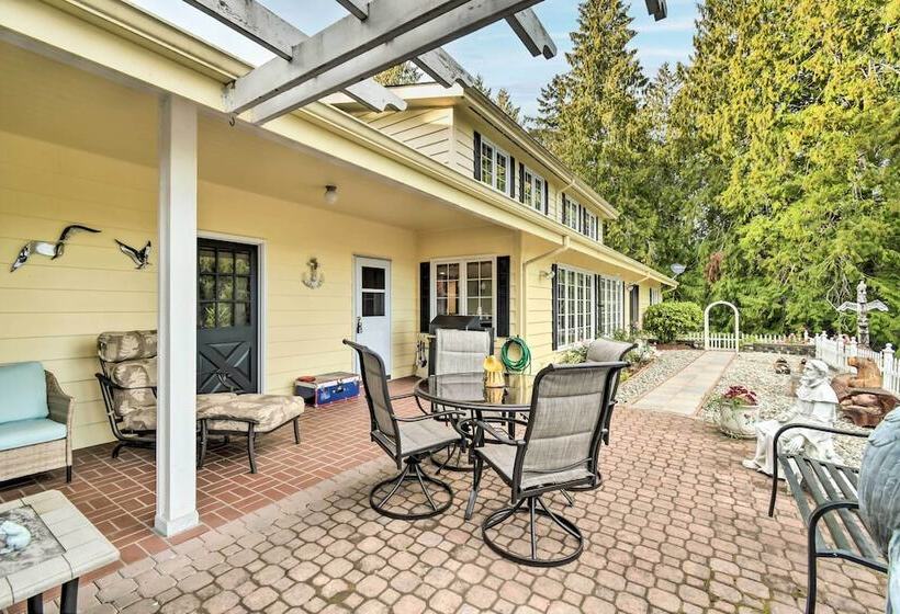 Hoodsport Home On 7 Wooded Acres W/ Hot Tub!