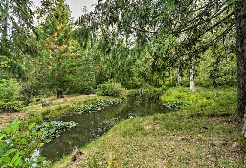 Hoodsport Home On 7 Wooded Acres W/ Hot Tub!