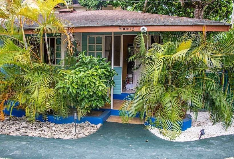 هتل Momsplace Guesthouse