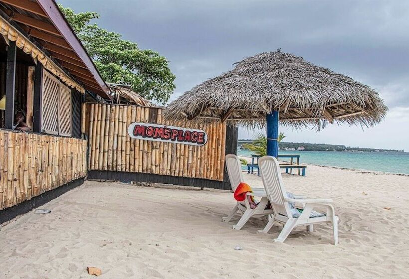 هتل Momsplace Guesthouse