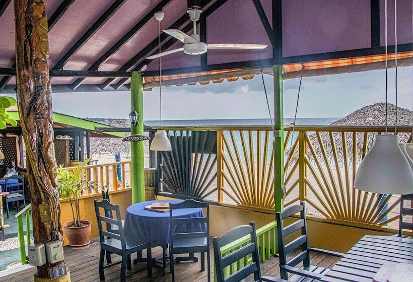 هتل Momsplace Guesthouse