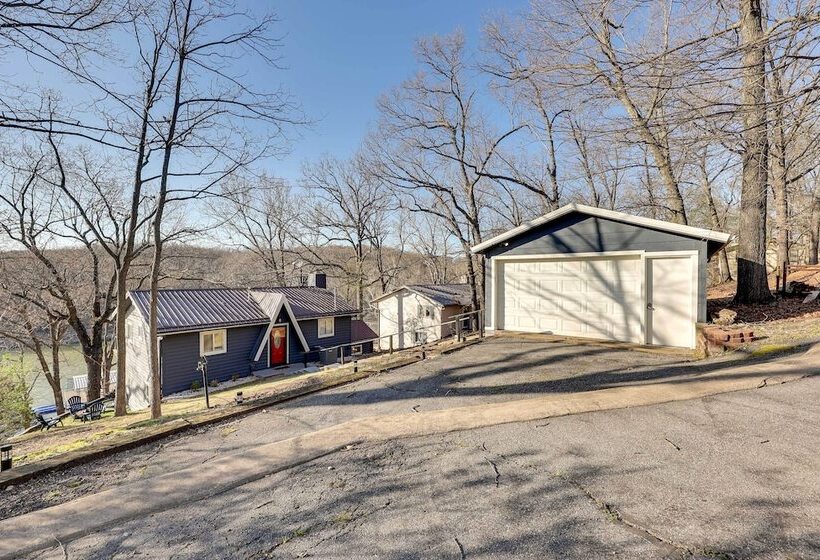 Lakefront Oklahoma Abode Deck, Fire Pit & Grill