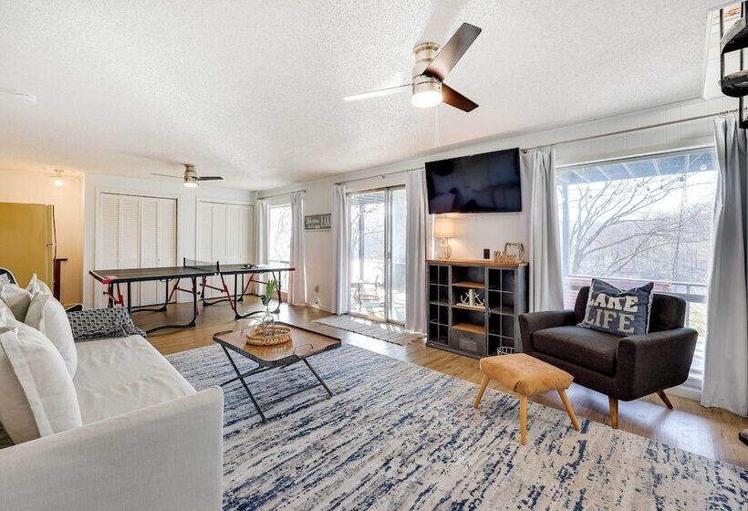 Lakefront Oklahoma Abode Deck, Fire Pit & Grill