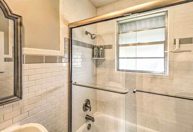 Lakeview Home 1 Mile From Bull Shoals Lake!