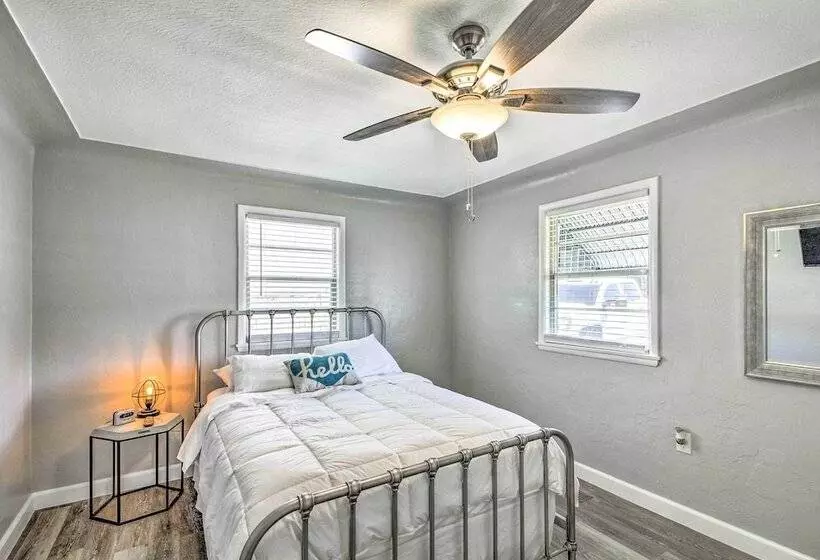 Lakeview Home   1 Mile From Bull Shoals Lake!