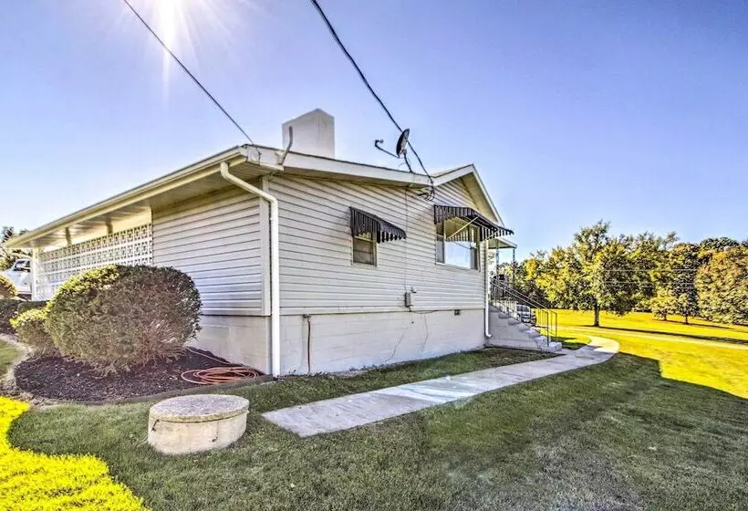Lakeview Home   1 Mile From Bull Shoals Lake!