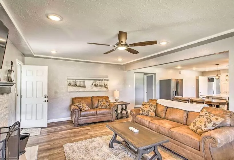 Lakeview Home   1 Mile From Bull Shoals Lake!