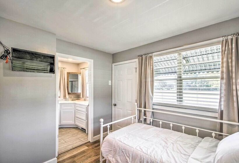 Lakeview Home 1 Mile From Bull Shoals Lake!