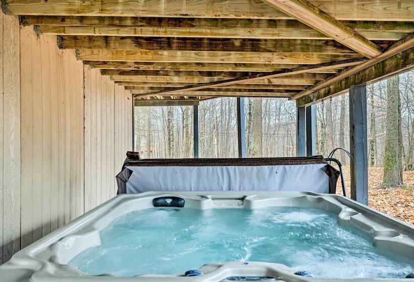 Large Gouldsboro Home W/ Hot Tub & Game Room