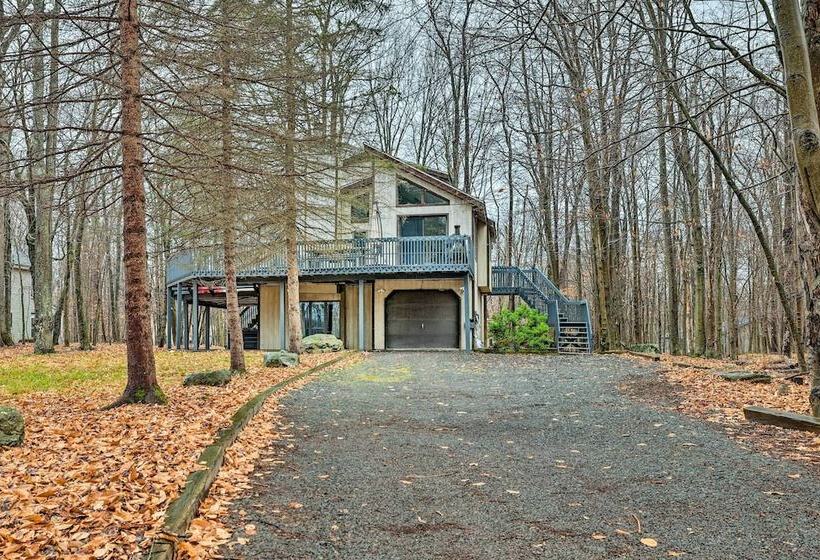 Large Gouldsboro Home W/ Hot Tub & Game Room