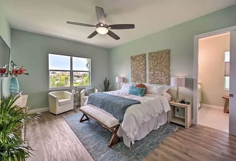 Luxurious Canal Front Retreat W/ Game Room!