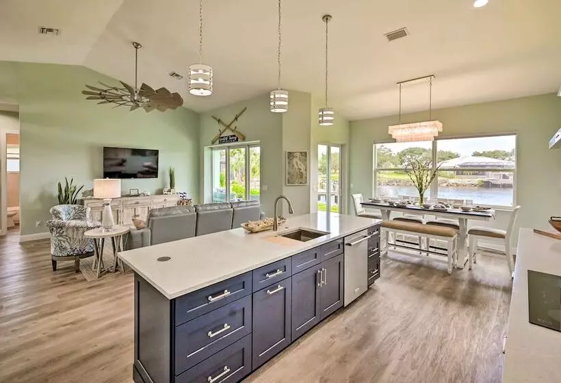 Luxurious Canal Front Retreat W/ Game Room!