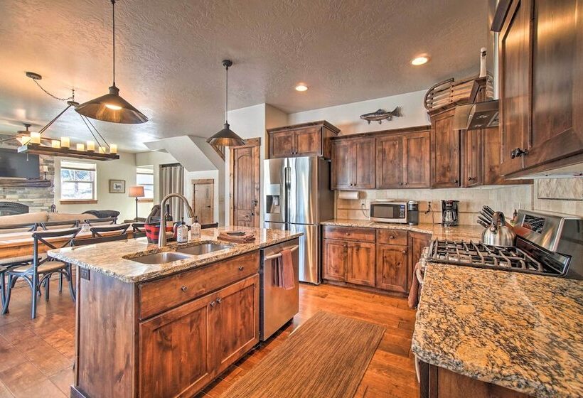 Mccall Home + Hot Tub ~ 2 Mi To Payette Lake